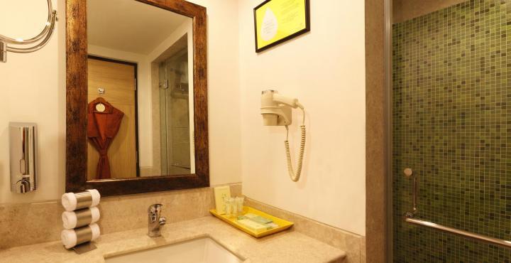 Lemon Tree Premier Hitec 5*